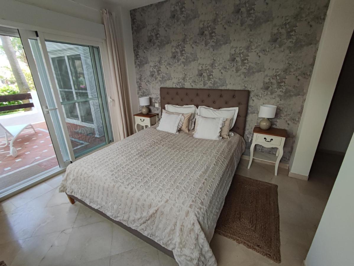 Costalita On The Beach - 3 Bedroom Cosy Apartment Эстепона Экстерьер фото